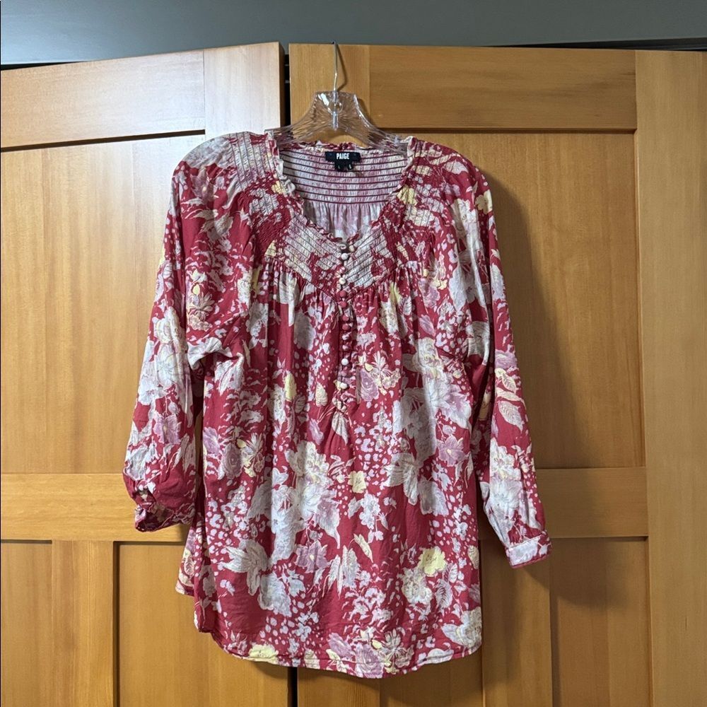 PAIGE floral Red and White peasant style boho Top, Size L.